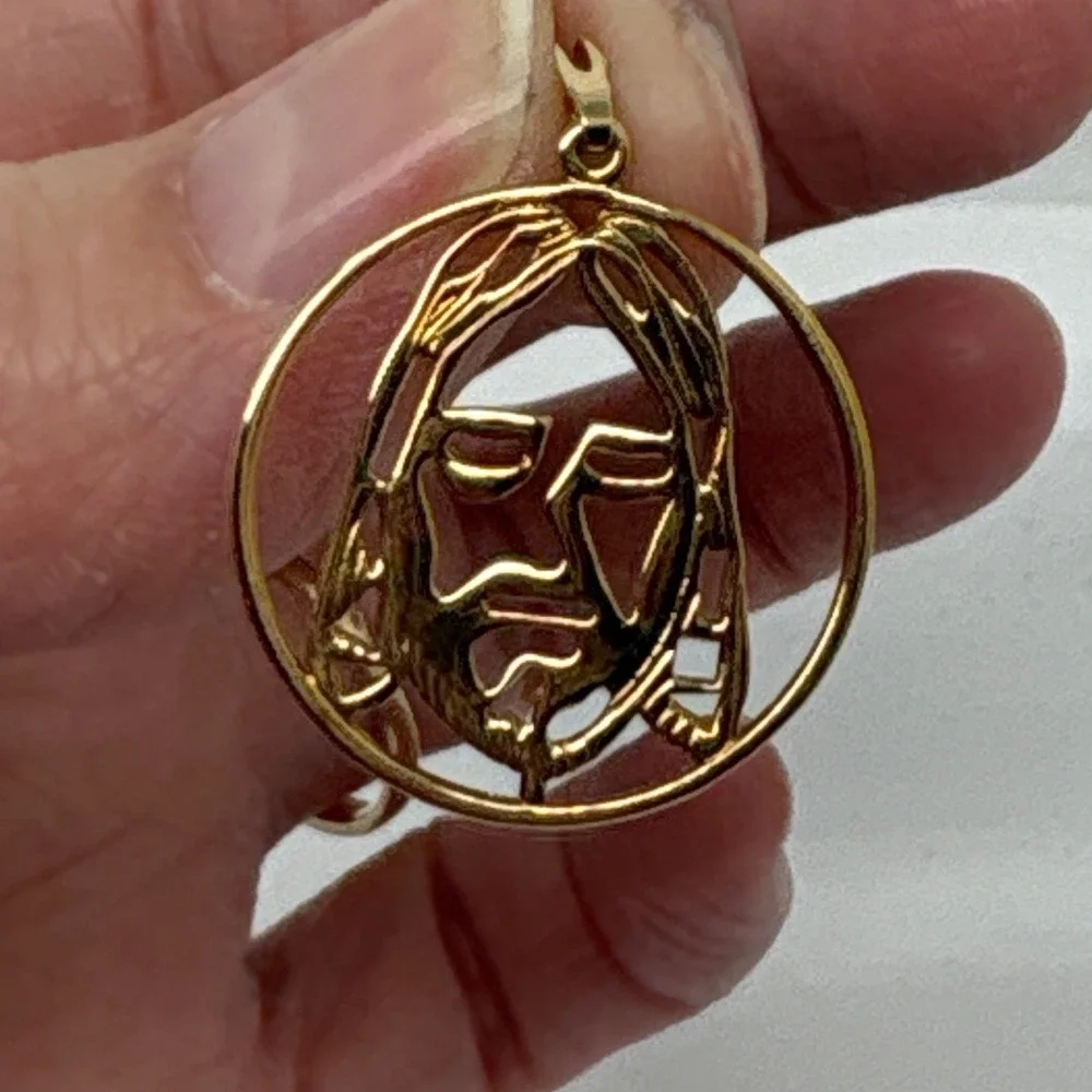 Gold Tone Jesus Face Round Pendant Charm Religious Christian‎ Faith Confirmation